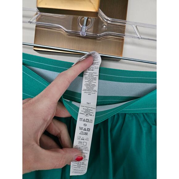 Alo Yoga Spruce Green Match Point Short Athletic Shorts Size Large - Picture 9 of 14